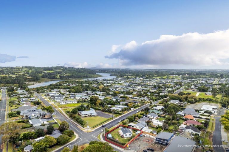 Photo of property in 10 Great North Road, Riverhead, 0820