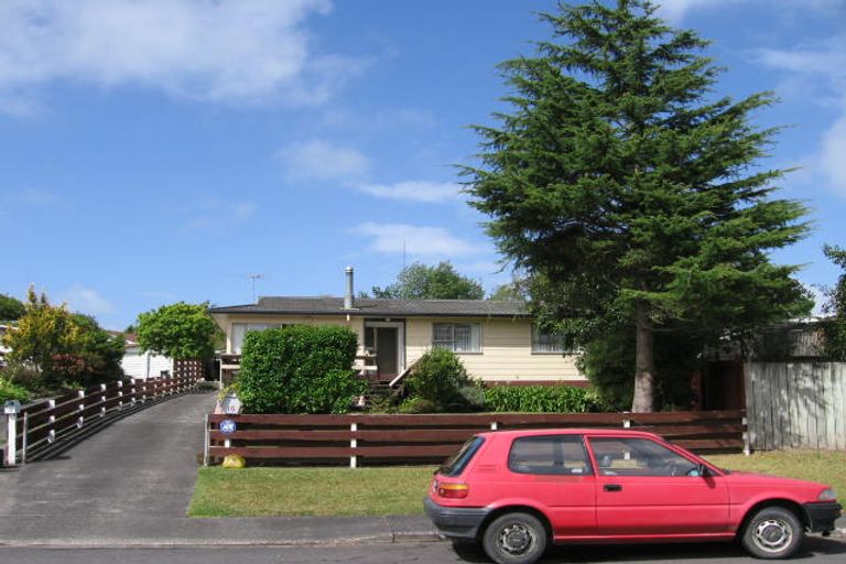 Photo of property in 10 Pankhurst Place, Sunnyvale, Auckland, 0612