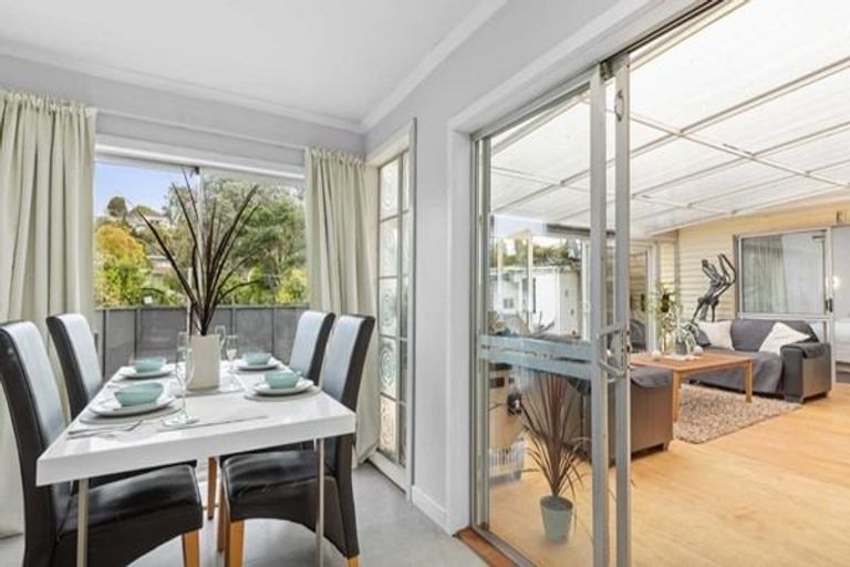 Photo of property in 38 Normanton Street, Glenfield, Auckland, 0629