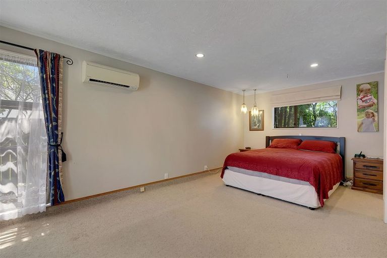 Photo of property in 21 Te Arataura Street, Takapuwahia, Porirua, 5022