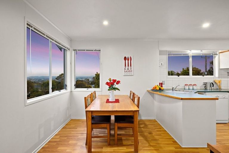 Photo of property in 13 Cushla Place, Massey, Auckland, 0614