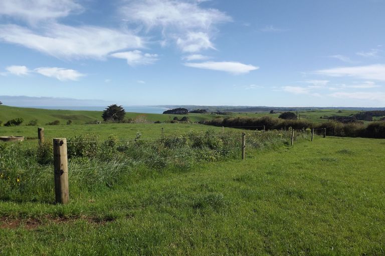 Photo of property in 669b Te Hutewai Road, Raglan, 3296