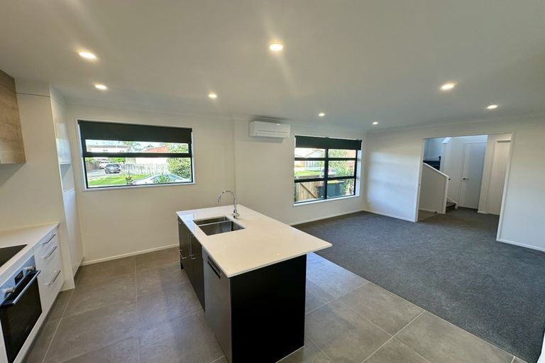 Photo of property in 6a Jern Place, Eastern Beach, Auckland, 2012