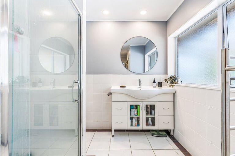 Photo of property in 17 Yelash Road, Massey, Auckland, 0614