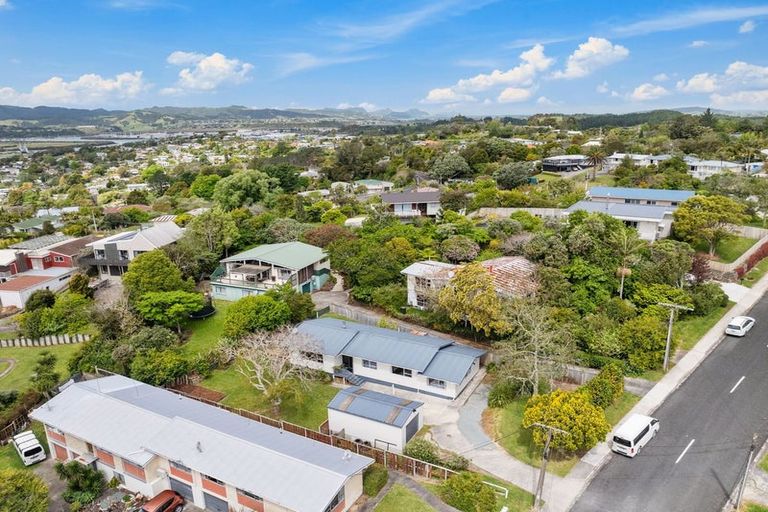 Photo of property in 24 Hilltop Avenue, Morningside, Whangarei, 0110