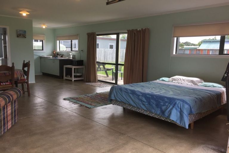 Photo of property in 1a Roretana Drive, Athenree, Waihi Beach, 3177