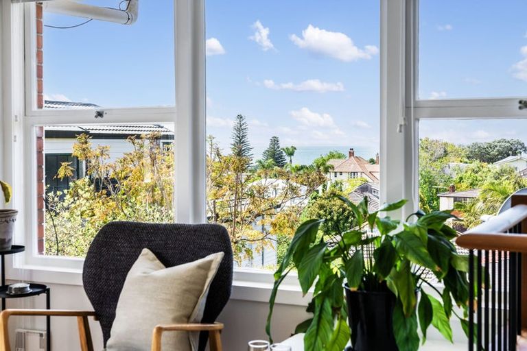 Photo of property in 1/264 Lake Road, Hauraki, Auckland, 0622