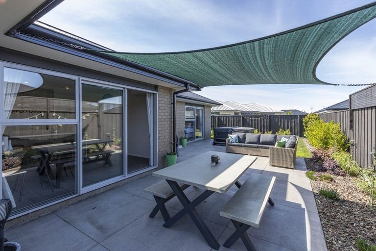 Photo of property in 28 Te Hurunui Drive, Pegasus, 7612