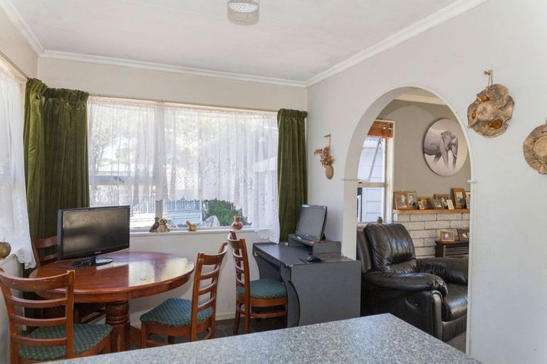 Photo of property in 12 Mathew Street, Dannevirke, 4930