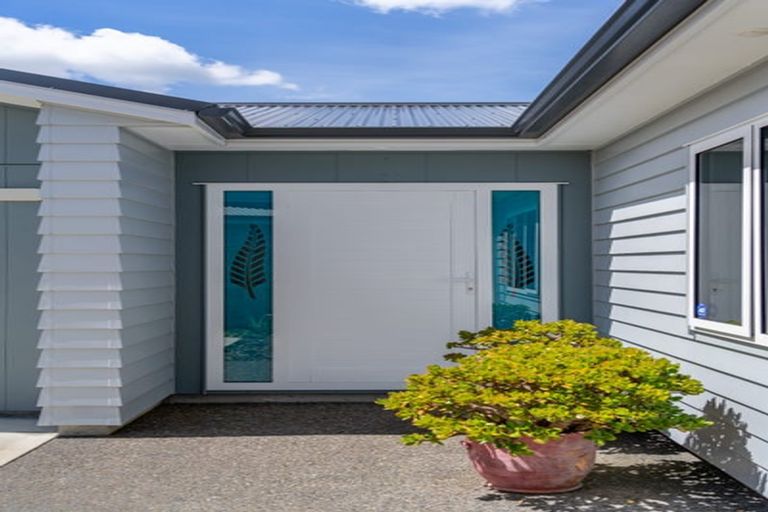 Photo of property in 2 Climie Way, Trentham, Upper Hutt, 5018