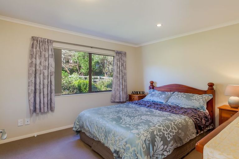 Photo of property in 50 Landing Road, Titirangi, Auckland, 0604