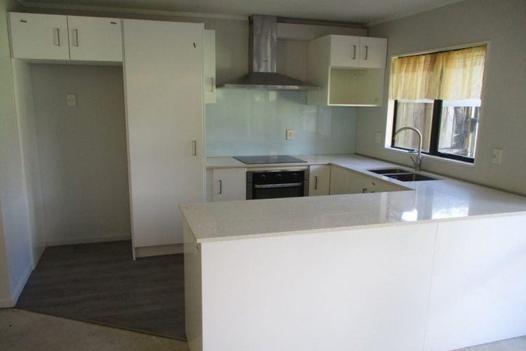 Photo of property in 22/8 Margan Avenue, New Lynn, Auckland, 0600