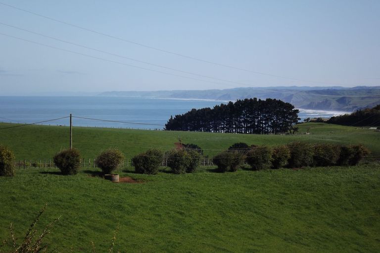 Photo of property in 669b Te Hutewai Road, Raglan, 3296