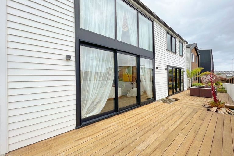 Photo of property in 2 Luff Place, Long Bay, Auckland, 0630