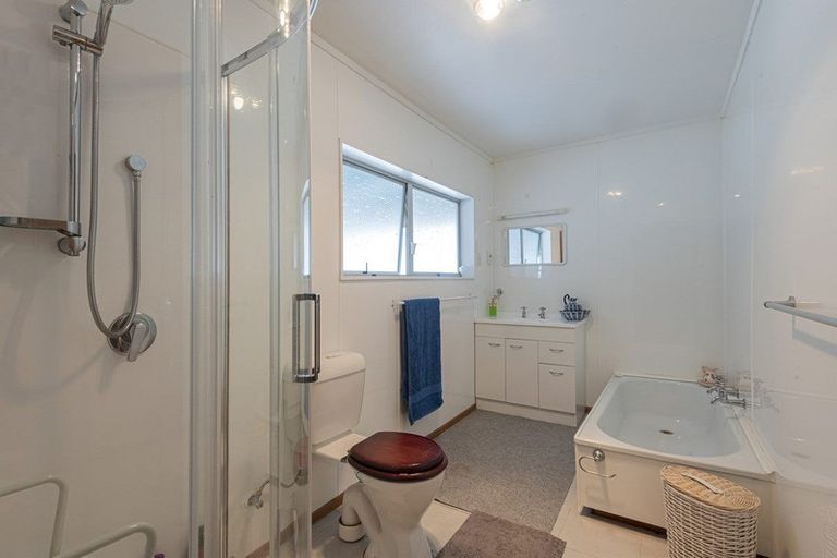Photo of property in 67 George Street, Hikurangi, 0114