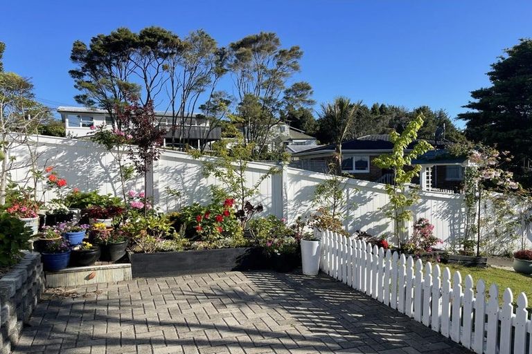 Photo of property in 6 Hiwihau Place, Glenfield, Auckland, 0629