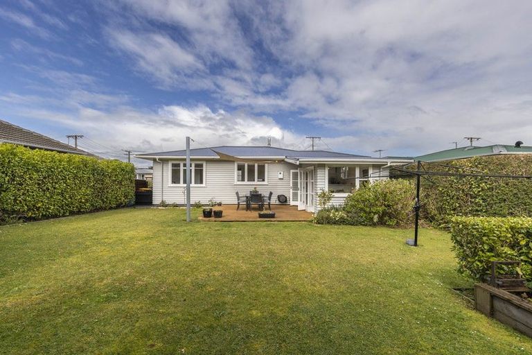 Photo of property in 9 Trafalgar Street, Westown, New Plymouth, 4310