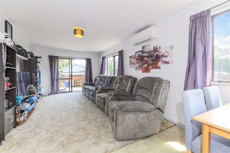 Photo of property in 1/10 Hillman Place, Ranui, Auckland, 0612