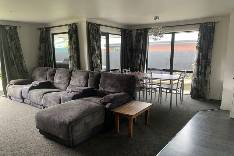 Photo of property in 158 Mcmurdo Street, Tinwald, Ashburton, 7700