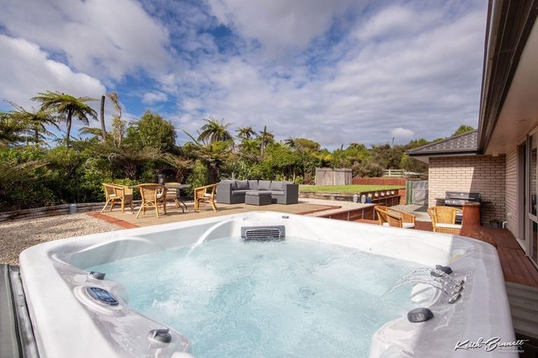 Photo of property in 63 Mount Marua Way, Timberlea, Upper Hutt, 5018