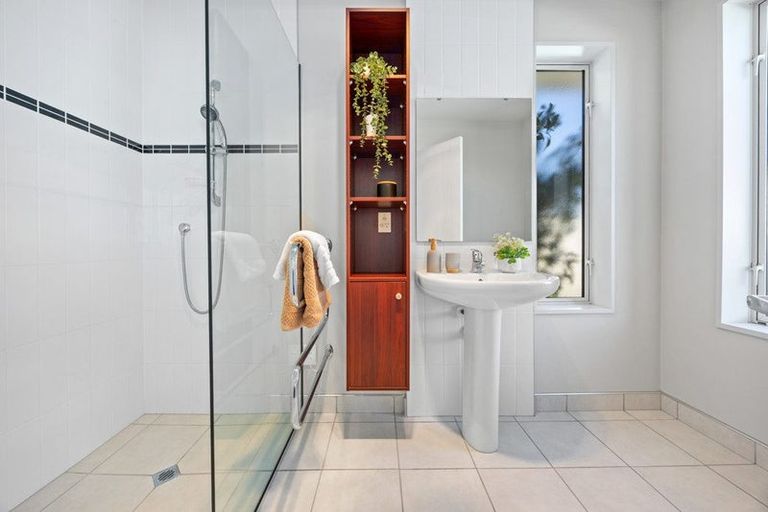 Photo of property in 44 Somerfield Street, Somerfield, Christchurch, 8024