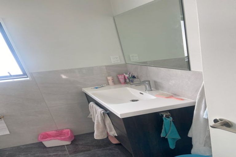 Photo of property in 49b Andrew Road, Howick, Auckland, 2010