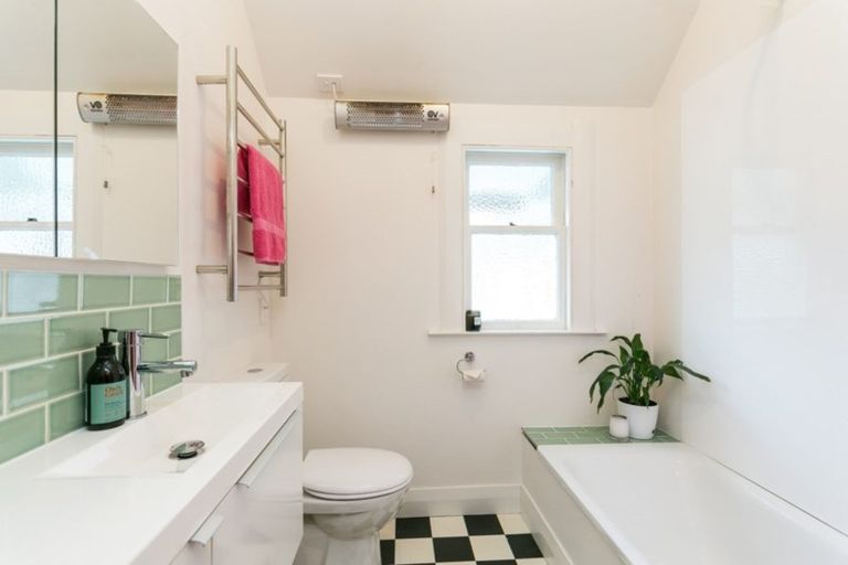 Photo of property in 69 Central Terrace, Kelburn, Wellington, 6012