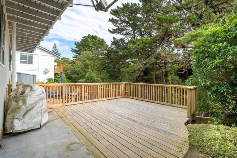 Photo of property in 6 Cyril Way, Paparangi, Wellington, 6037