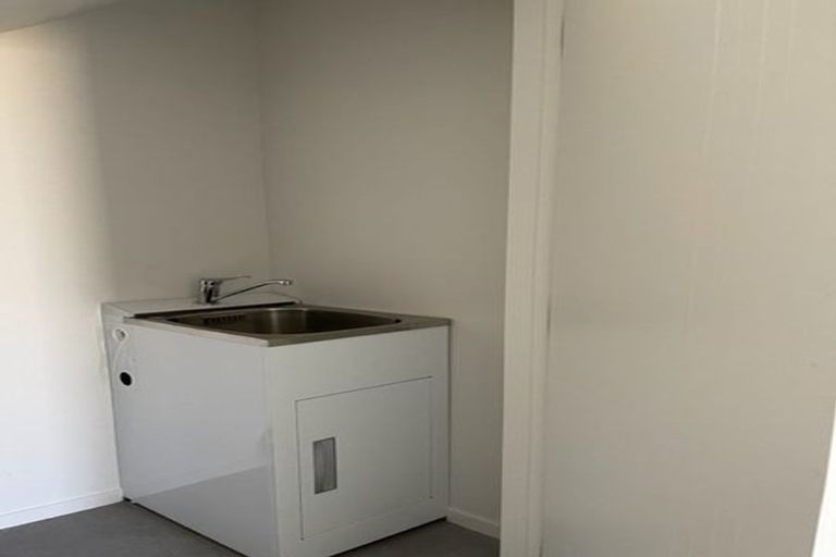 Photo of property in 30a Sorrel Crescent, Bucklands Beach, Auckland, 2012