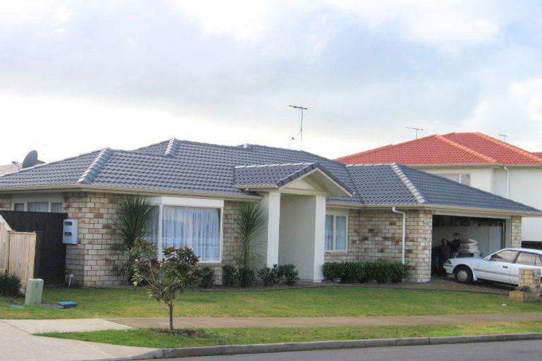 Photo of property in 15 Speyside Crescent, Flat Bush, Auckland, 2016