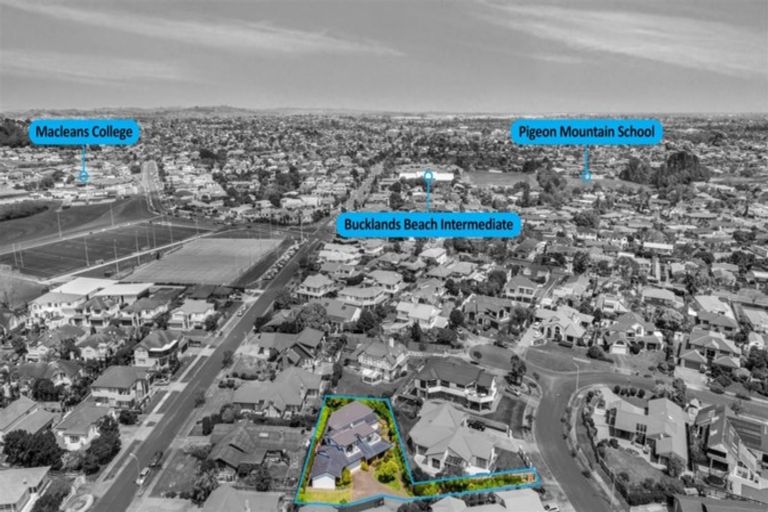 Photo of property in 8 Gillard Place, Eastern Beach, Auckland, 2012