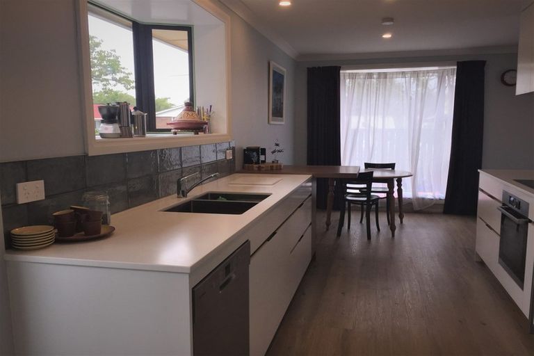 Photo of property in 87 Farquhars Road, Redwood, Christchurch, 8051