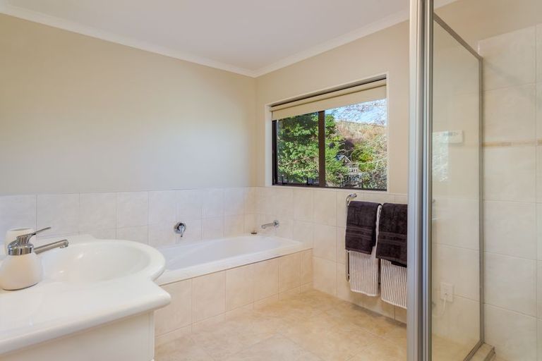 Property details for 50 Landing Road, Titirangi, Auckland, 0604