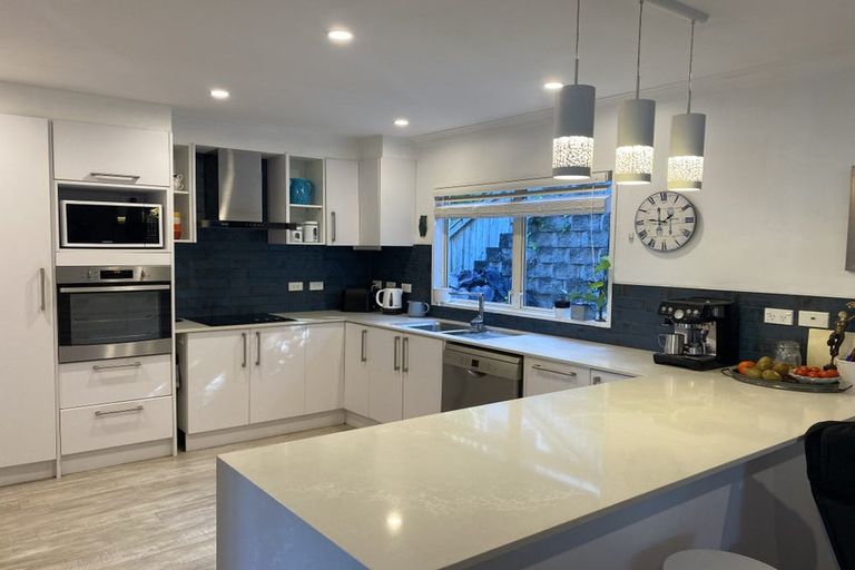 Photo of property in 39 Emlyn Place, Torbay, Auckland, 0630