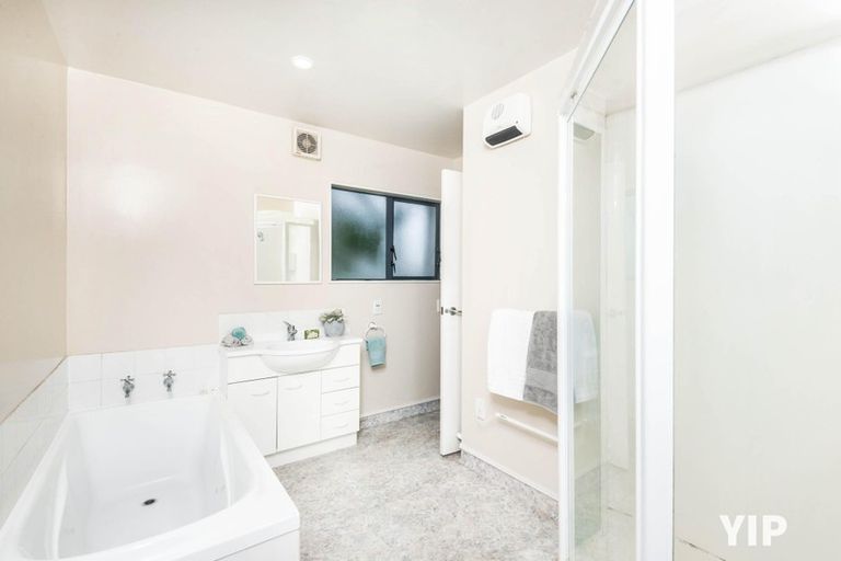 Photo of property in 5 Nether Green Crescent, Johnsonville, Wellington, 6037