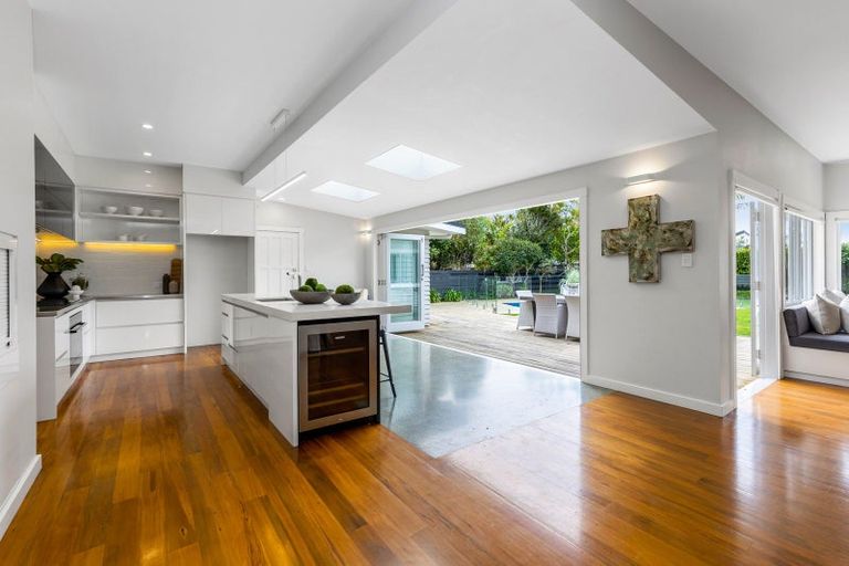 Photo of property in 106 St Heliers Road, Saint Heliers, Auckland, 1071