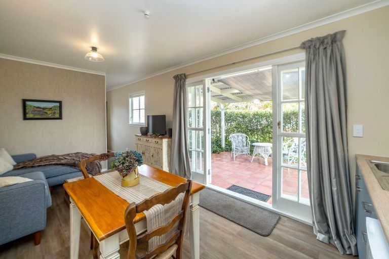 Photo of property in 10 Cotter Street, Greytown, 5712