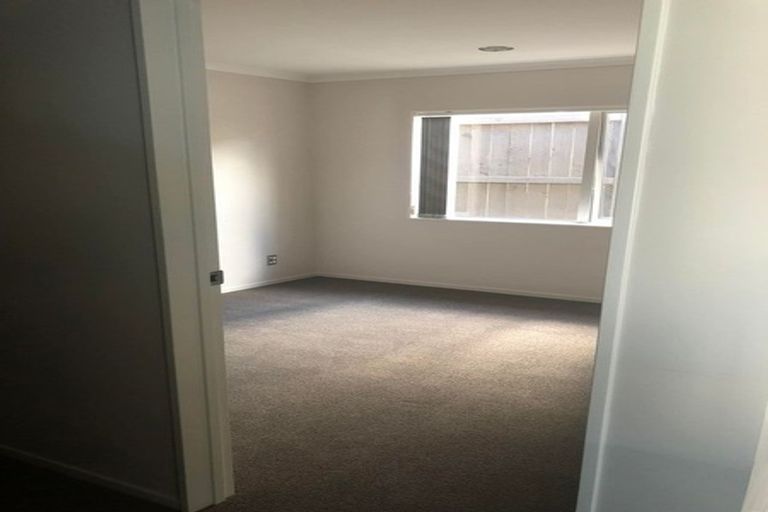 Photo of property in 13 Kerrykeel Drive, Flat Bush, Auckland, 2019