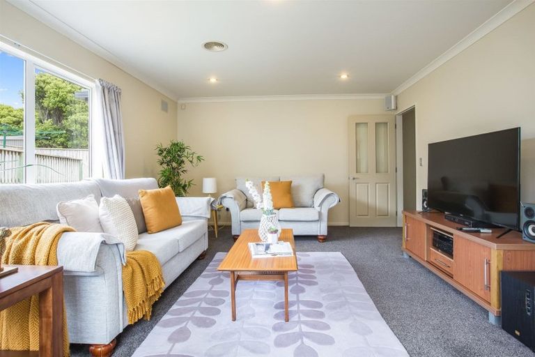 Photo of property in 3 Routeburn Avenue, Aotea, Porirua, 5024