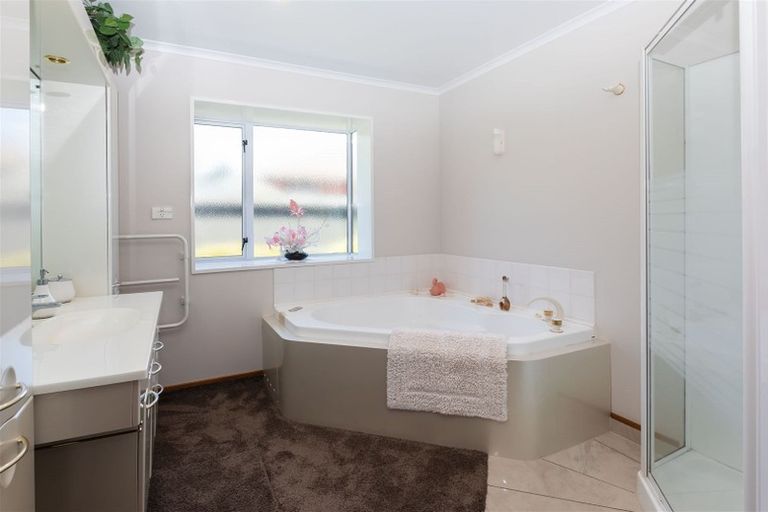 Photo of property in 23 Apsley Drive, Russley, Christchurch, 8042