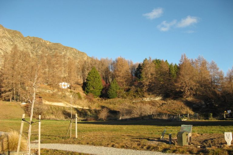 Photo of property in 31 Mathias Terrace, Arthurs Point, Queenstown, 9371