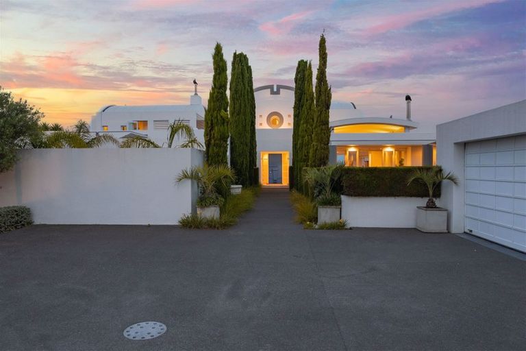 Photo of property in 135 Main Road, Redcliffs, Christchurch, 8081