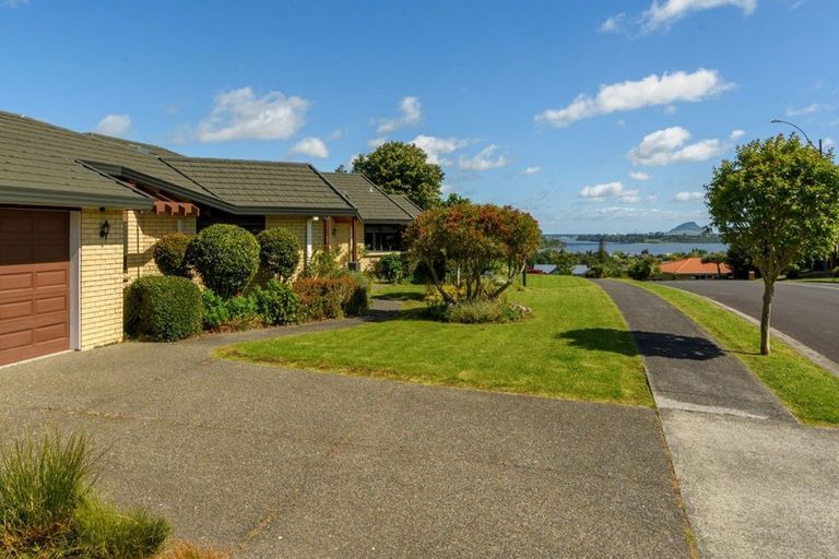 Photo of property in 70 Oteki Park Drive, Welcome Bay, Tauranga, 3112