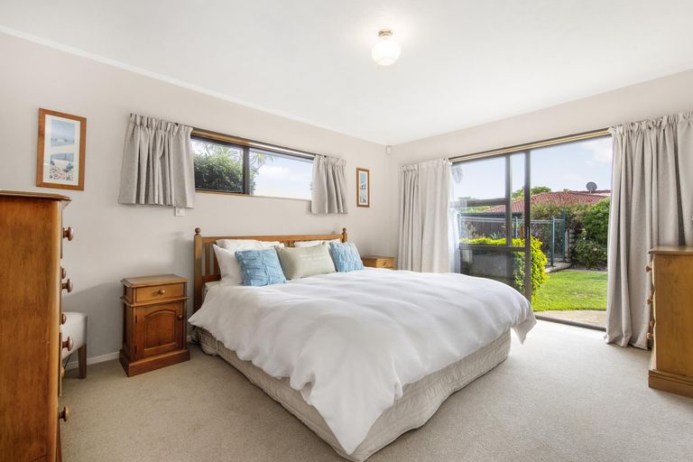 Photo of property in 3 Carlinka Place, Conifer Grove, Takanini, 2112