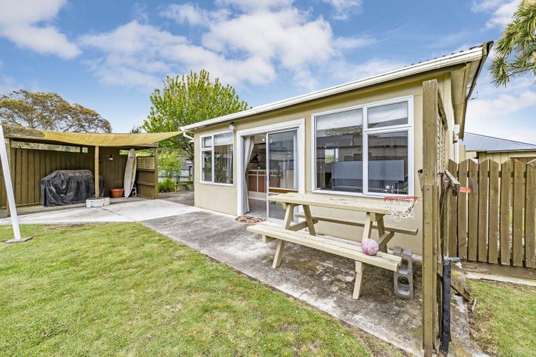 Photo of property in 29 Reserve Road, Waikuku Beach, 7473