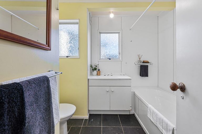 Photo of property in 1/116 Prince Regent Drive, Half Moon Bay, Auckland, 2012