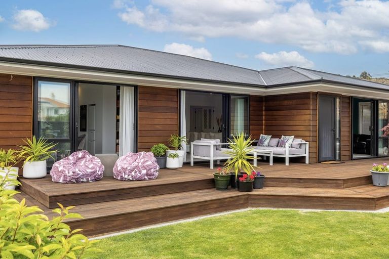 Photo of property in 87 Beachville Road, Redcliffs, Christchurch, 8081