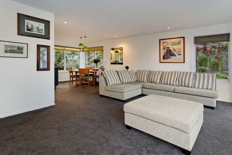 Photo of property in 9 Lancewood Avenue, Titirangi, Auckland, 0604