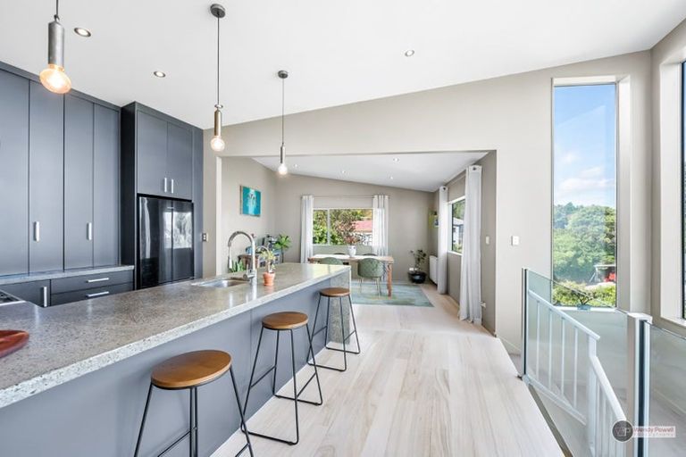 Photo of property in 4 Singers Road, Korokoro, Lower Hutt, 5012