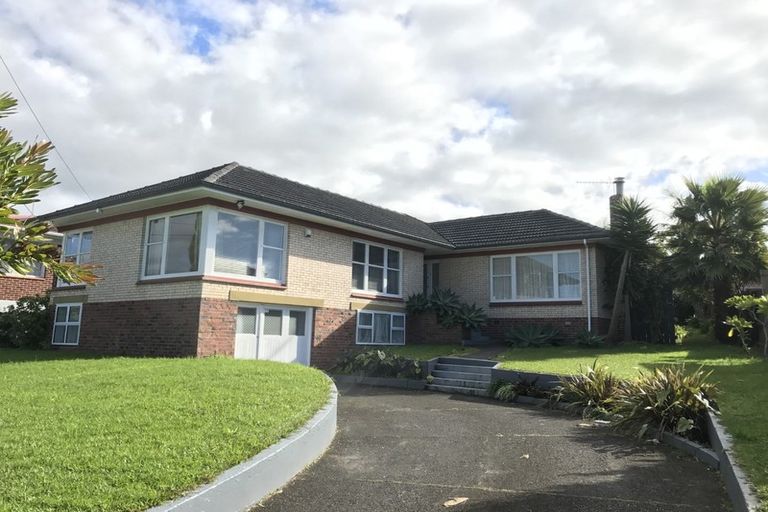 Photo of property in 12 Tiroroa Avenue, Te Atatu South, Auckland, 0610